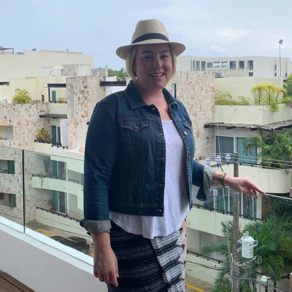 Meet your Posher, Lucy - Picture 1 of 1